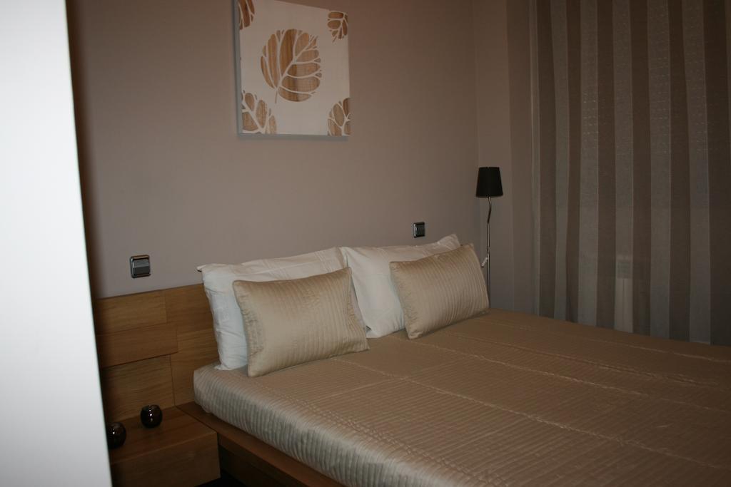 Apartamentos Calle Jose Madrid Chambre photo